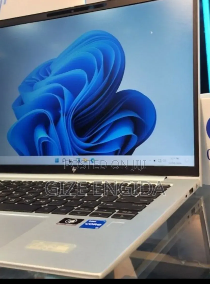 New Laptop HP EliteBook 840 G9 16GB Intel Core i5 SSD 512GB