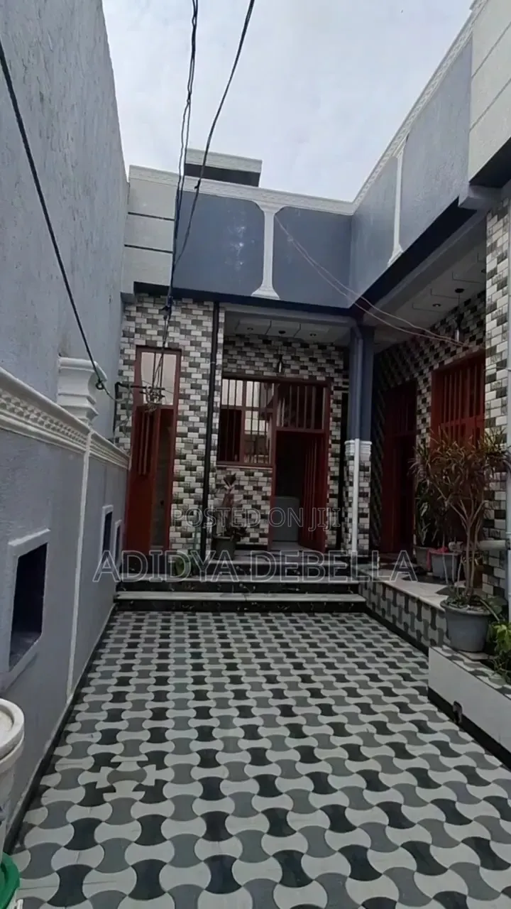 4bdrm House in Gelan Sidamowash, Akaky Kaliti for sale