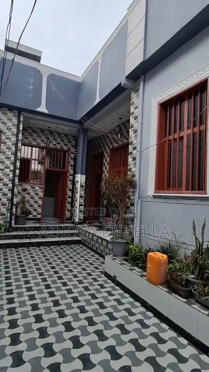 4bdrm House in Gelan Sidamowash, Akaky Kaliti for sale
