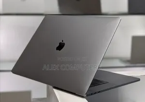 New Laptop Apple MacBook Pro 2018 16GB Intel Core i7 SSD 512GB