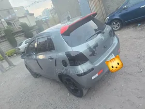 Toyota Yaris 2010 Gray