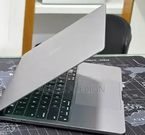 New Laptop Apple MacBook Pro 16GB Intel Core i5 SSD 512GB