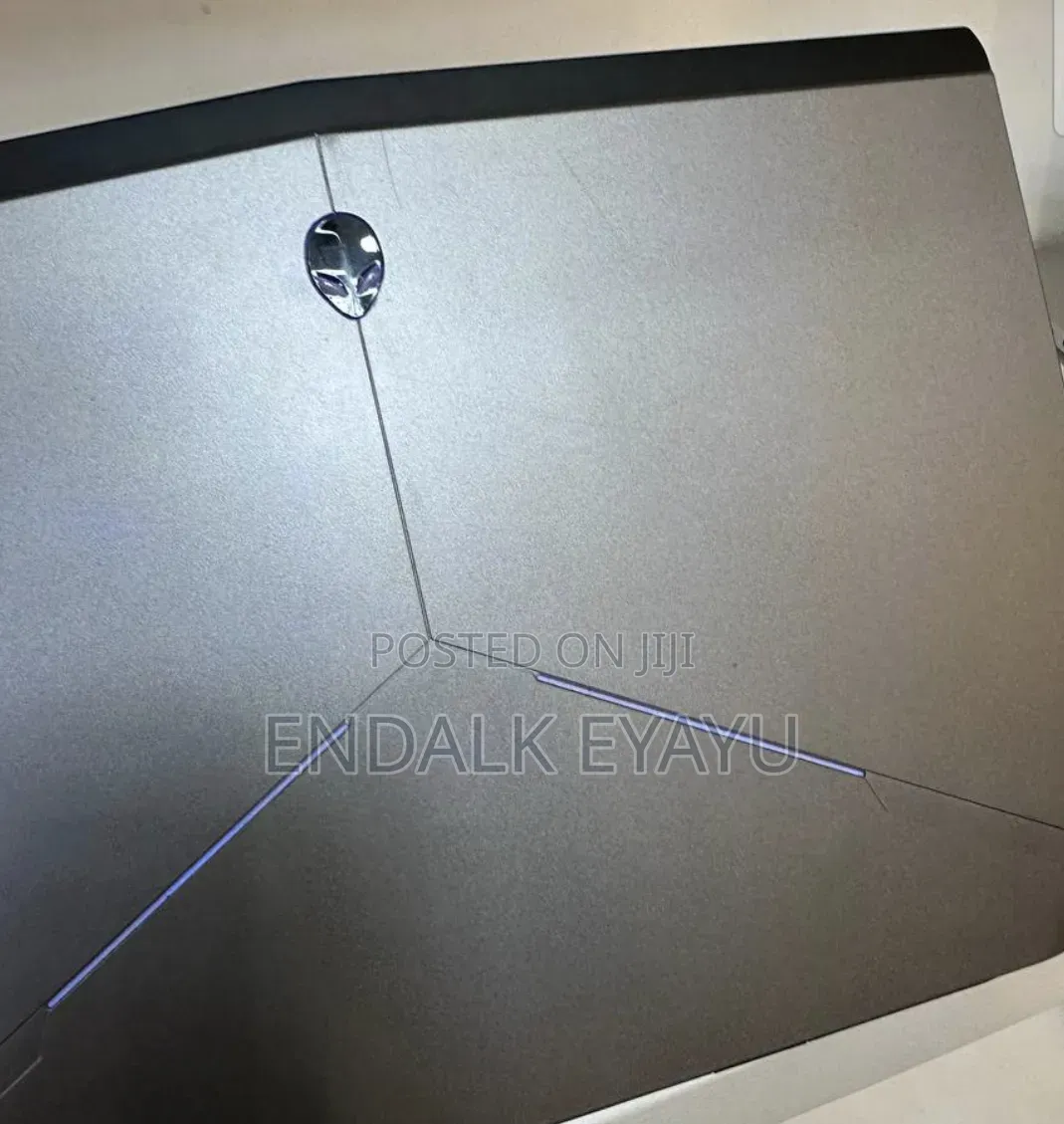 New Laptop Dell Allienware M18 R1 16GB Intel Core i7 HDD 500GB
