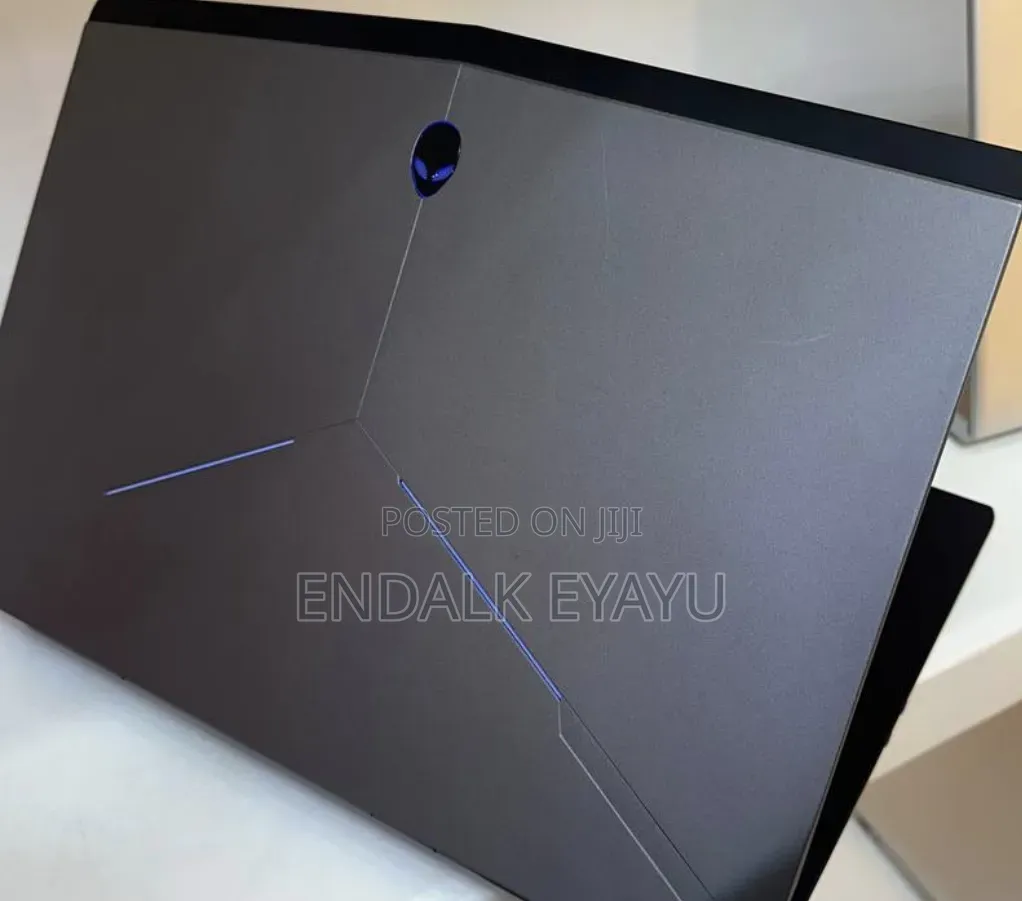 New Laptop Dell Allienware M18 R1 16GB Intel Core i7 HDD 500GB