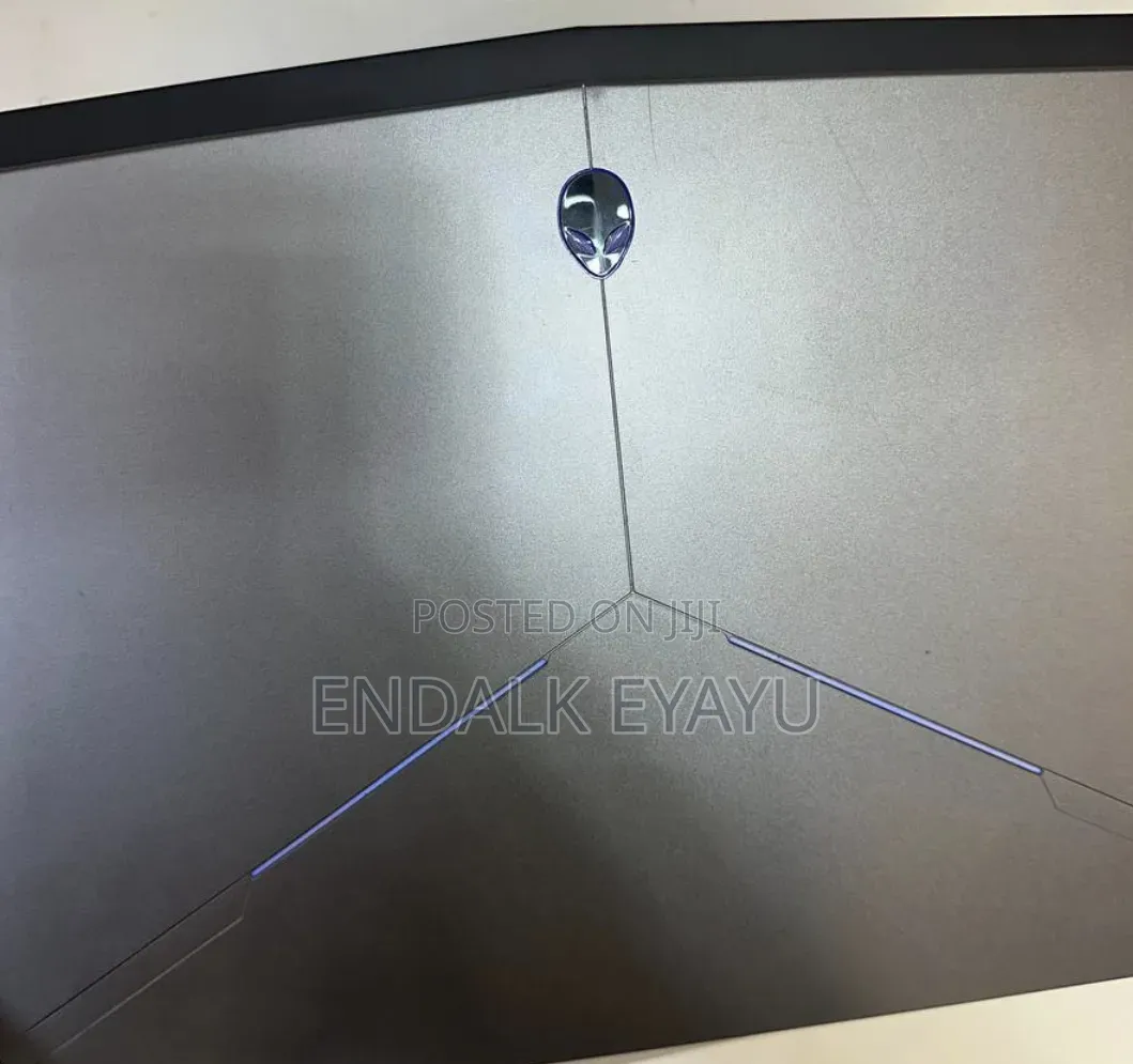 New Laptop Dell Allienware M18 R1 16GB Intel Core i7 HDD 500GB