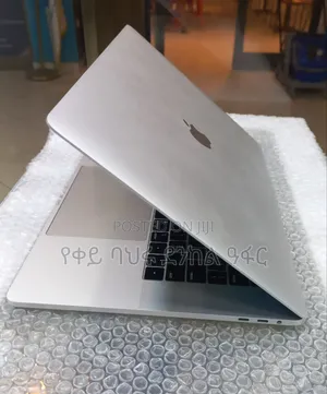 New Laptop Apple MacBook Pro 2018 16GB Intel Core i7 SSD 256GB
