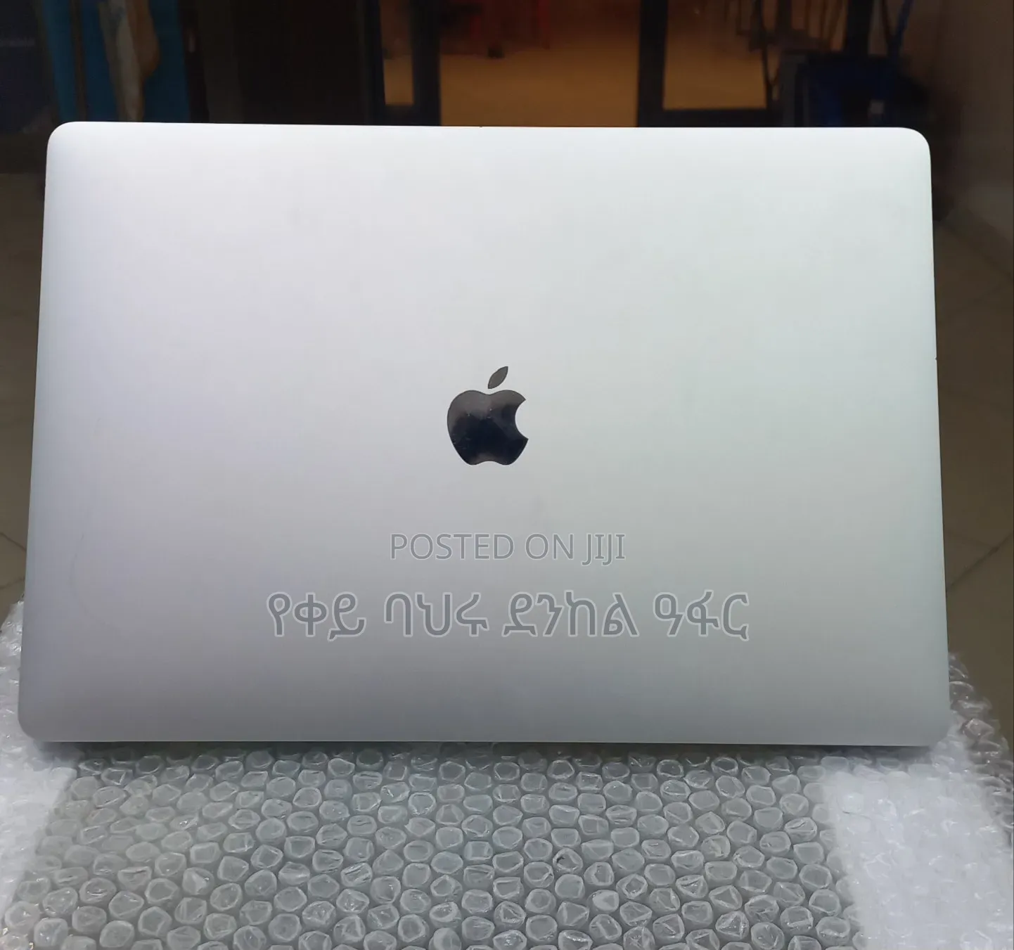New Laptop Apple MacBook Pro 2018 16GB Intel Core i7 SSD 256GB