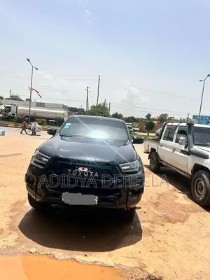 Toyota Hilux 2022 Black