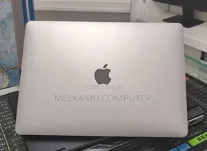 New Laptop Apple MacBook Pro 2022 M2 8GB Apple M2 SSD 512GB