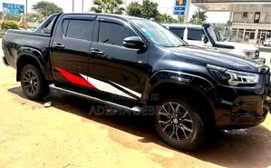 Toyota Hilux 2022 Black