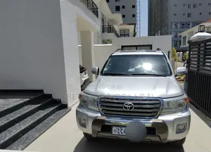 Toyota Land Cruiser 4.5 V8 VXR 2015 Silver