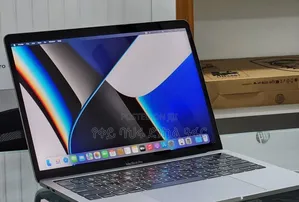 New Laptop Apple MacBook Pro 2019 16GB Intel Core i7 SSD 512GB