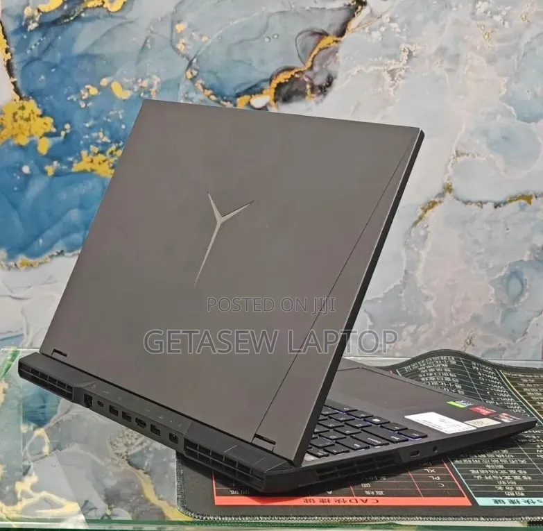 New Laptop Lenovo Legion 9 16GB AMD Ryzen 7 SSD 512GB