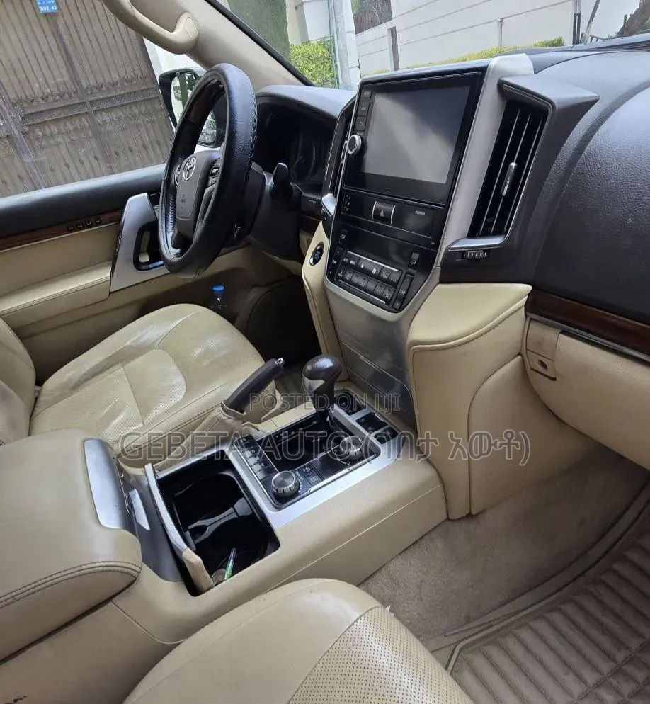 Toyota Land Cruiser 4.5 V8 VXR 2017 Black