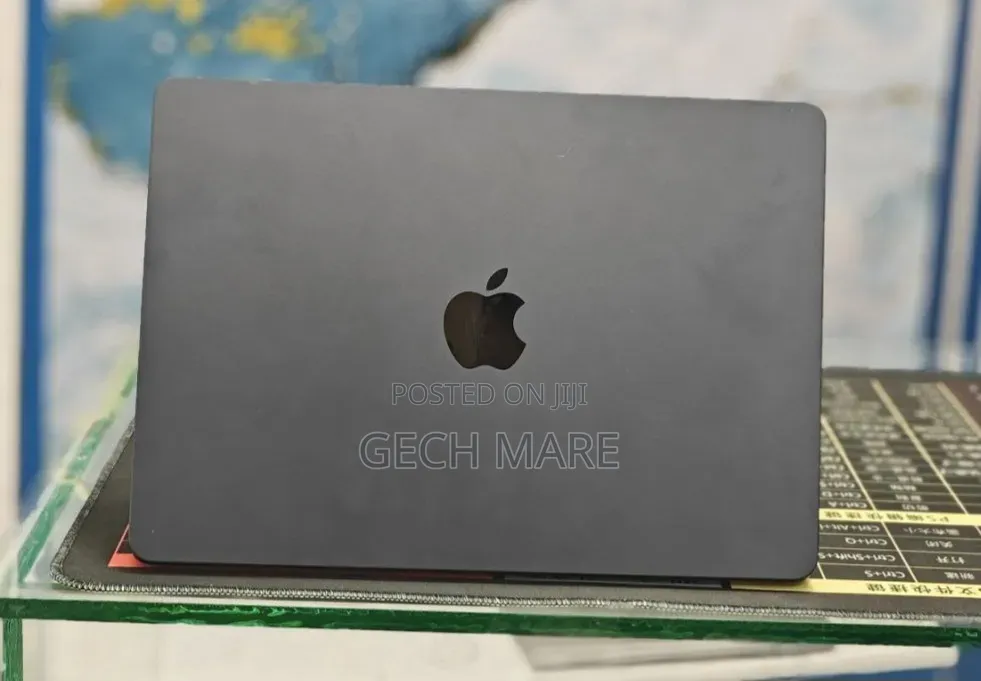 New Laptop Apple MacBook Air 2022 M2 8GB Apple M2 SSD 512GB