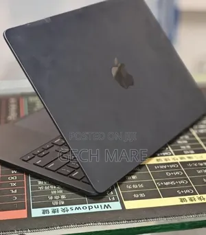 New Laptop Apple MacBook Air 2022 M2 8GB Apple M2 SSD 512GB