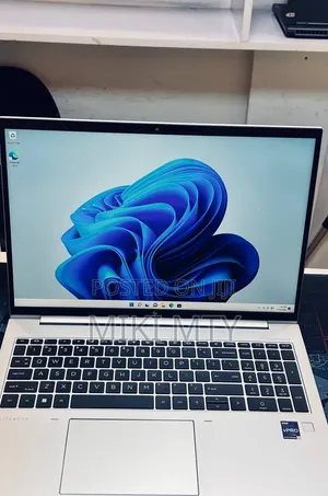 New Laptop HP EliteBook 860 G10 32GB Intel Core i7 SSD 1T