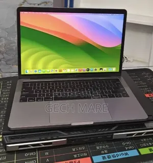 New Laptop Apple MacBook Pro 2022 M2 8GB Apple M2 SSD 512GB