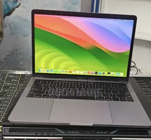 New Laptop Apple MacBook Pro 2022 M2 8GB Apple M2 SSD 512GB