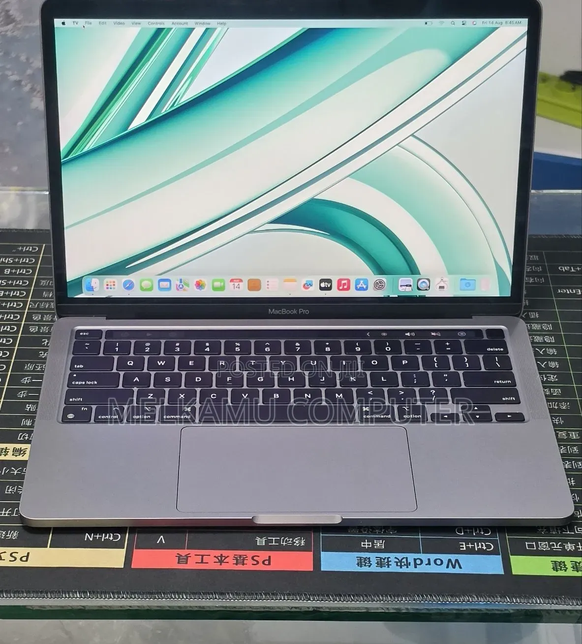 New Laptop Apple MacBook Pro 2022 M2 8GB Apple M2 SSD 256GB