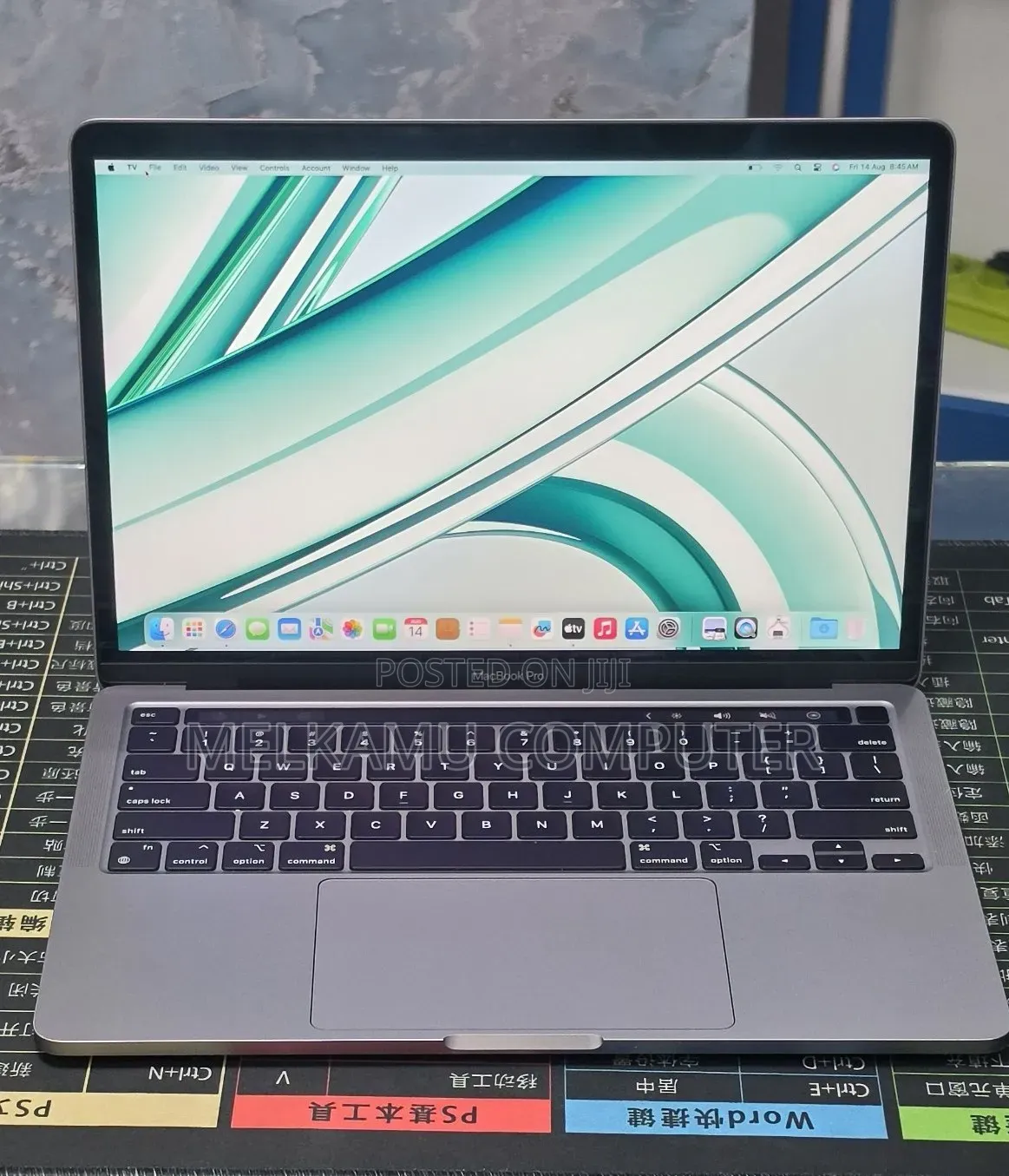 New Laptop Apple MacBook Pro 2022 M2 8GB Apple M2 SSD 256GB