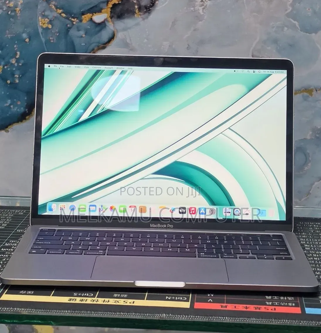 New Laptop Apple MacBook Pro 2022 M2 8GB Apple M2 SSD 256GB