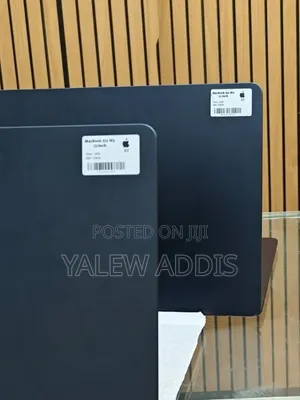 New Laptop Apple MacBook Air 2025 M4 16GB Apple M4 SSD 256GB