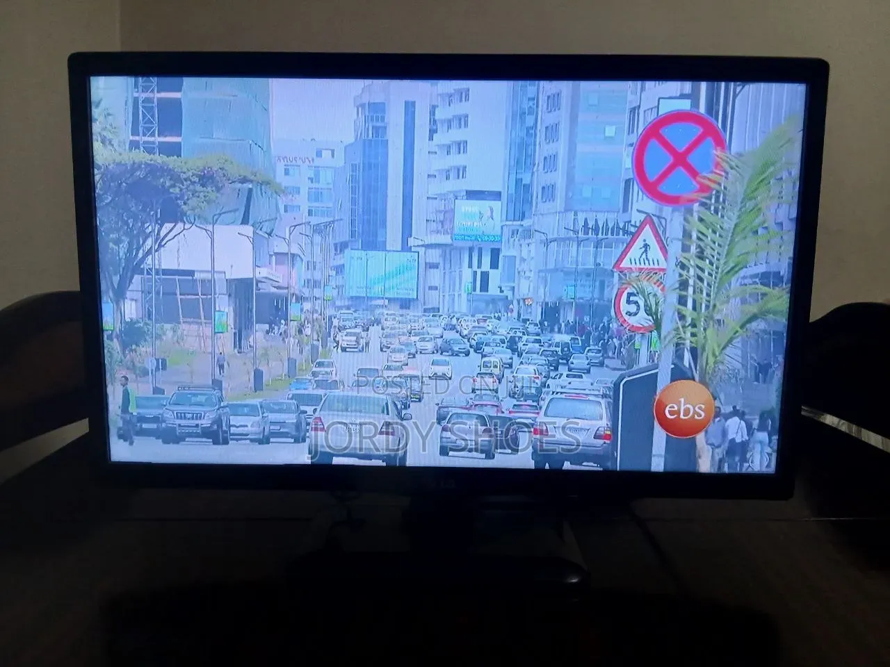 LG 24 Inch Class HD Smart TV