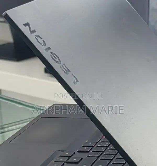 New Laptop Lenovo Legion Pro 7 16GB Intel Core i7 SSD 512GB