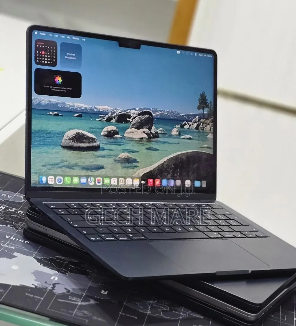 New Laptop Apple MacBook Air 2025 M4 16GB Intel SSD 256GB