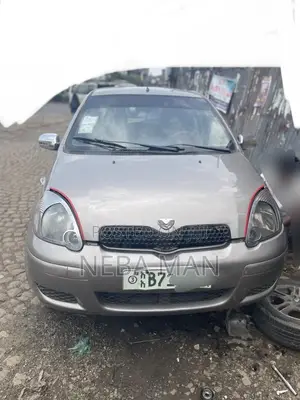 Toyota Vitz 1.0 FWD 5dr 2000 Maroon