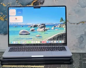 New Laptop Apple MacBook 16GB Apple M4 SSD 256GB