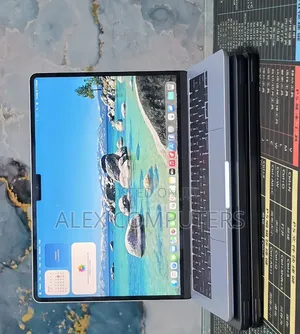 New Laptop Apple MacBook 16GB Apple M4 SSD 256GB
