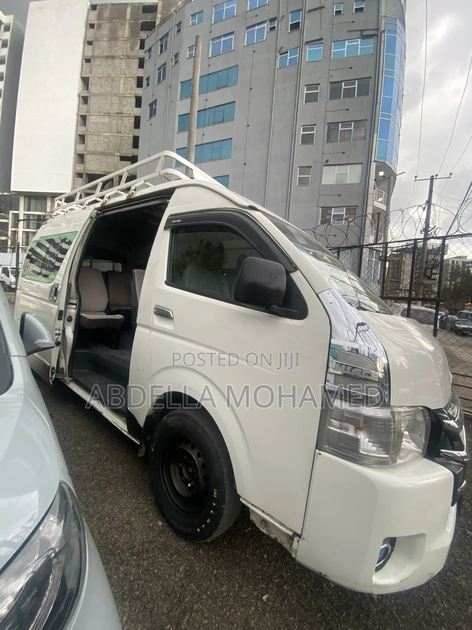 Toyota HiAce 2010 White