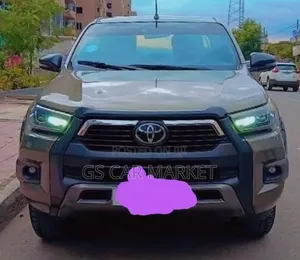 Toyota Hilux 2021 Gray
