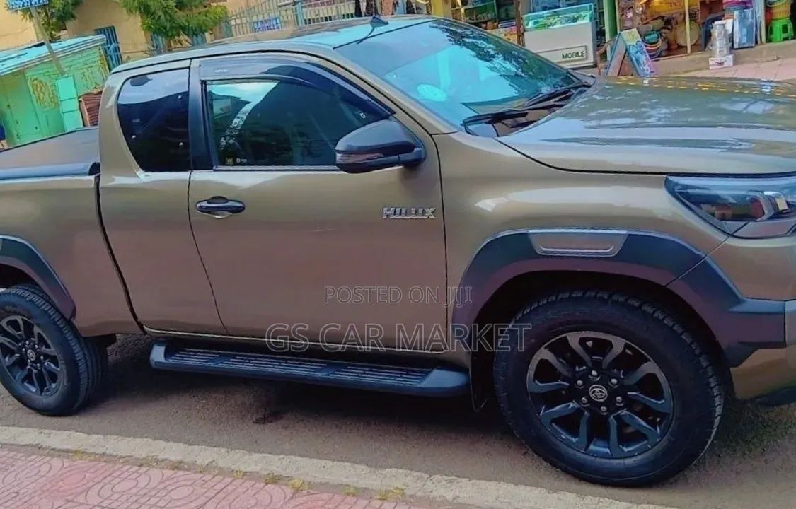 Toyota Hilux 2021 Gray