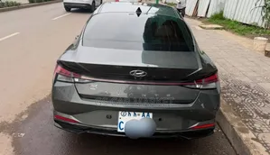 Hyundai Avante 2022 Teal