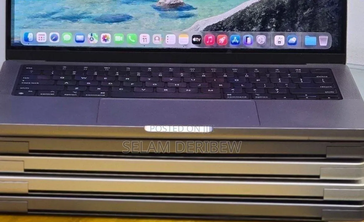 New Laptop Apple MacBook Pro 2021 M1 16GB Apple M1 Pro SSD 512GB