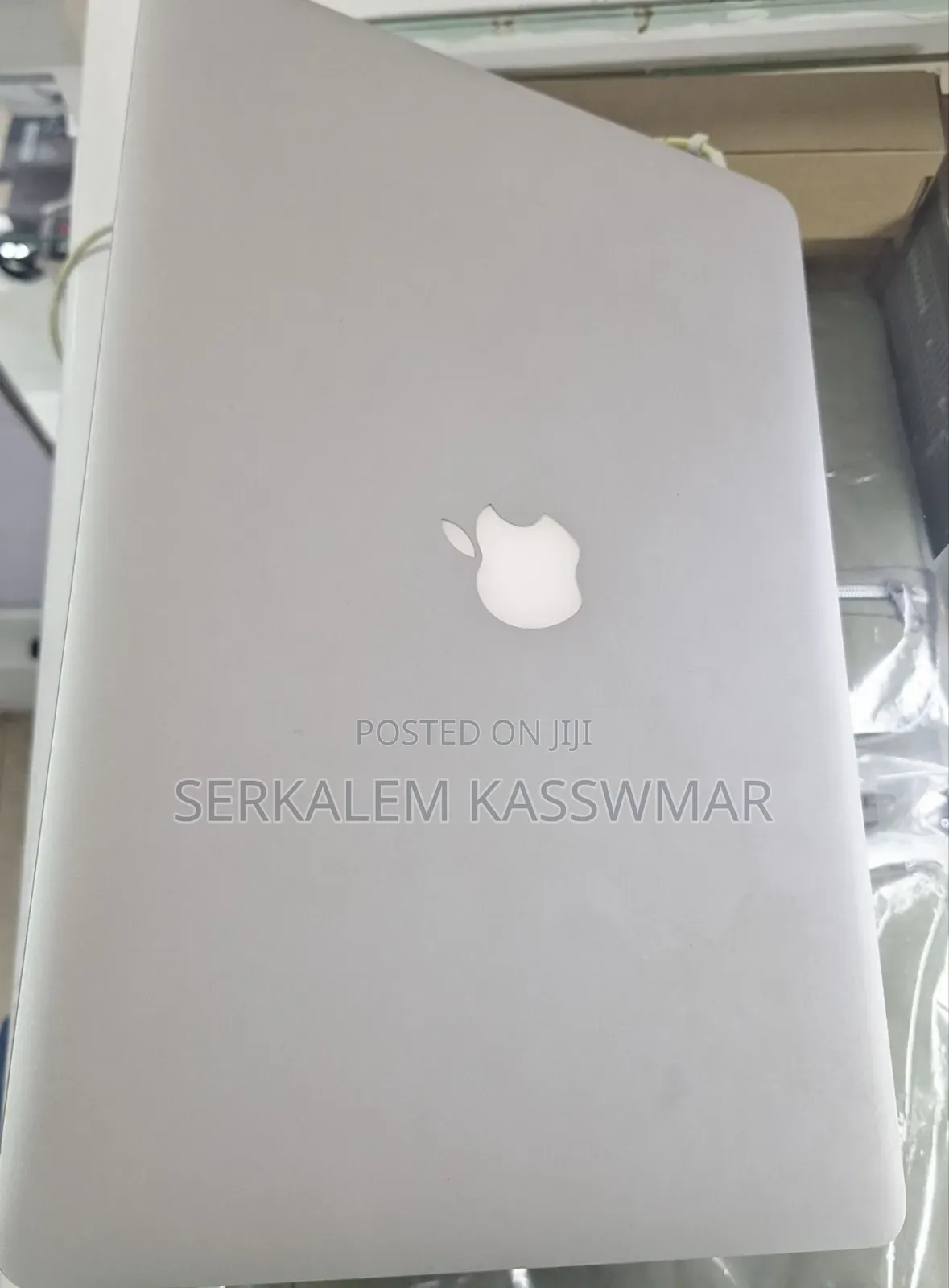 New Laptop Apple MacBook Pro 16GB Intel Core i7 SSD 256GB
