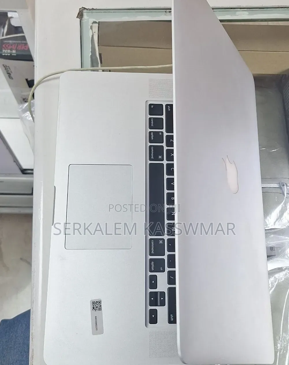 New Laptop Apple MacBook Pro 16GB Intel Core i7 SSD 256GB