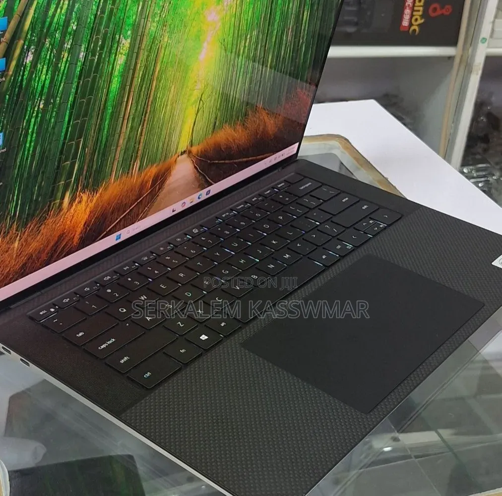 New Laptop Dell XPS 15 16GB Intel Core i7 SSD 512GB