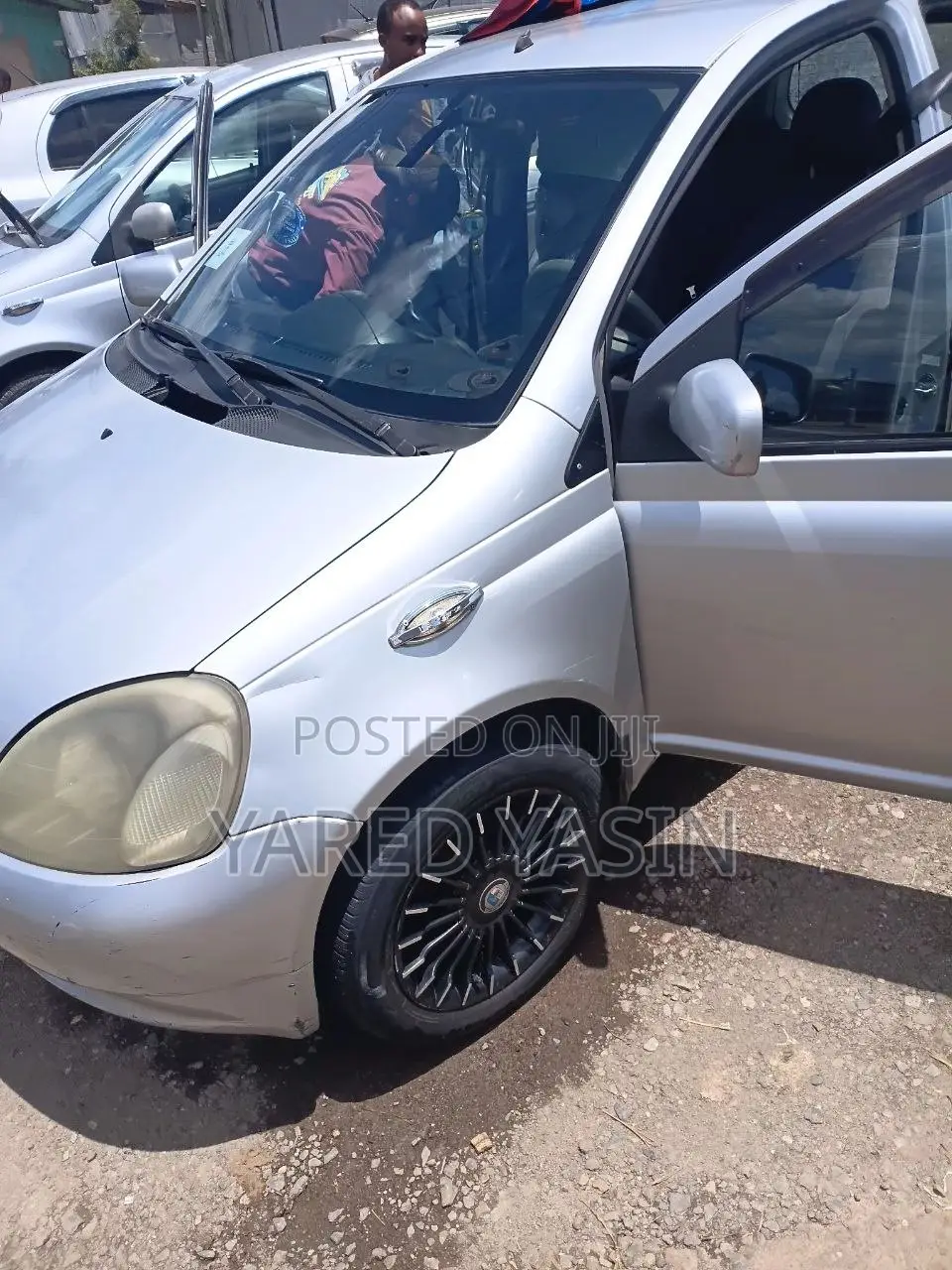 Toyota Vitz 2001 Silver