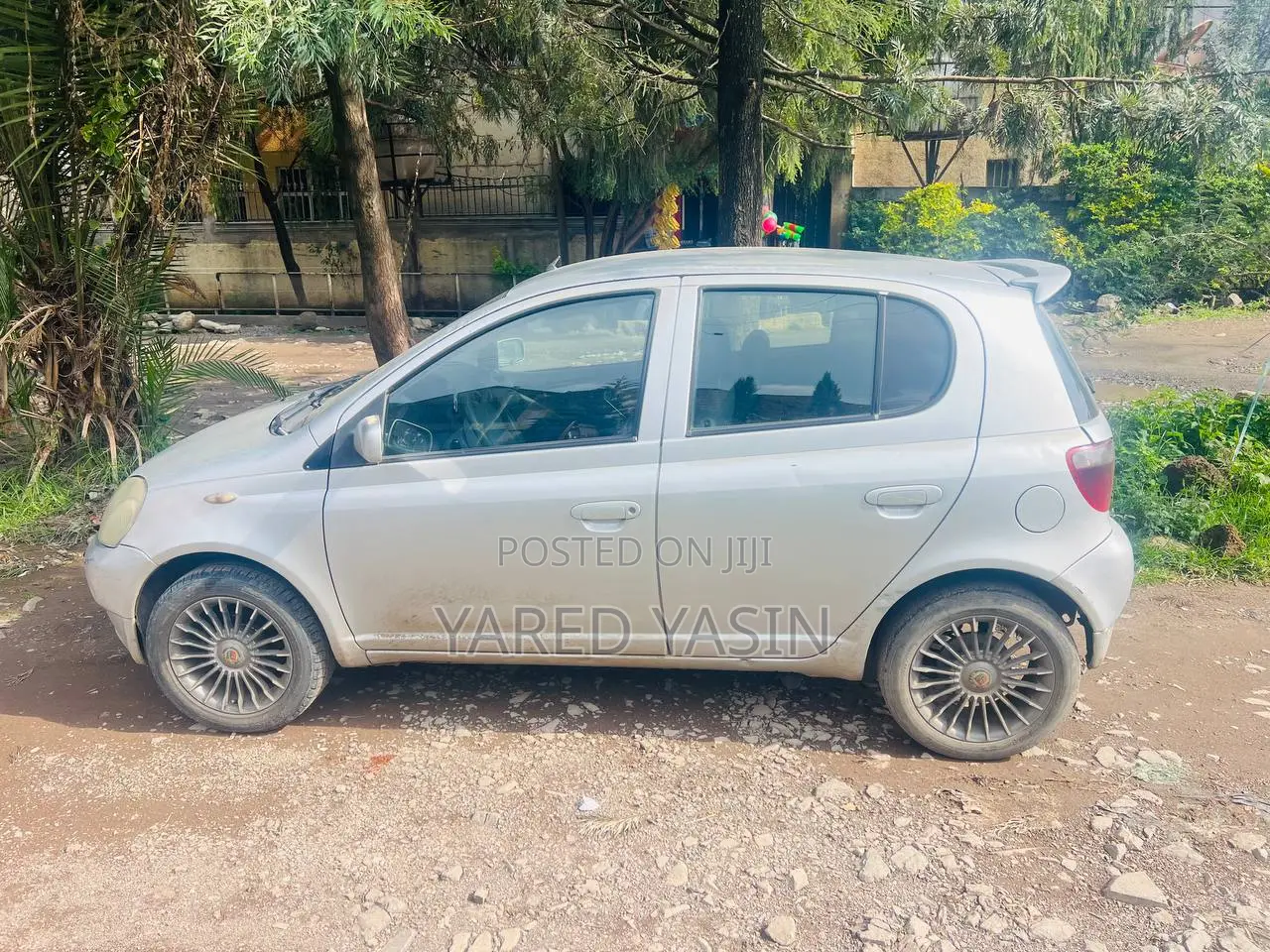 Toyota Vitz 2001 Silver