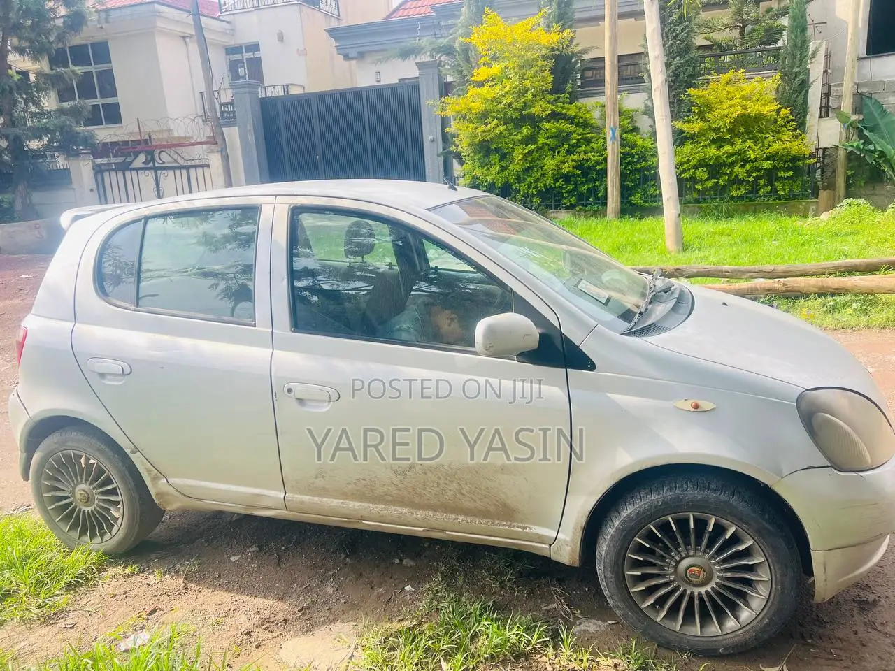 Toyota Vitz 2001 Silver