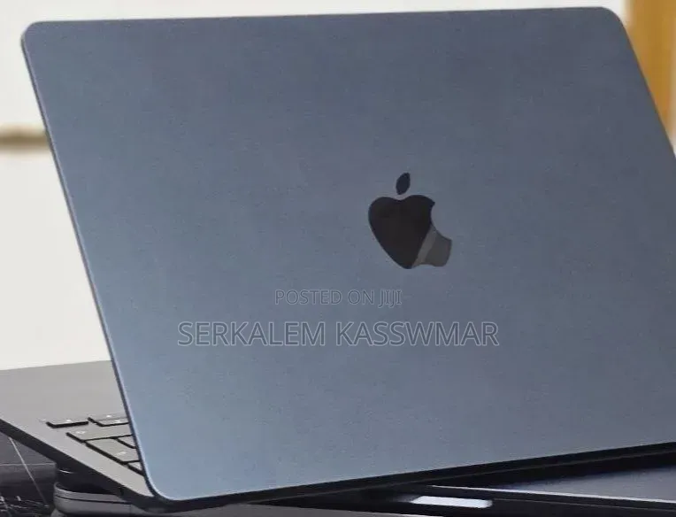 New Laptop Apple MacBook Pro 2024 M4 16GB Apple M4 SSD 256GB
