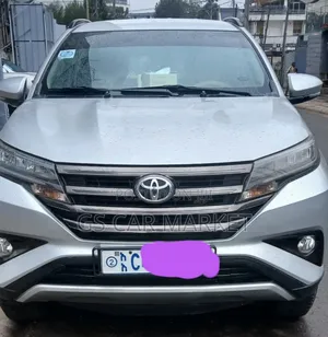 Toyota Rush 2022 Silver