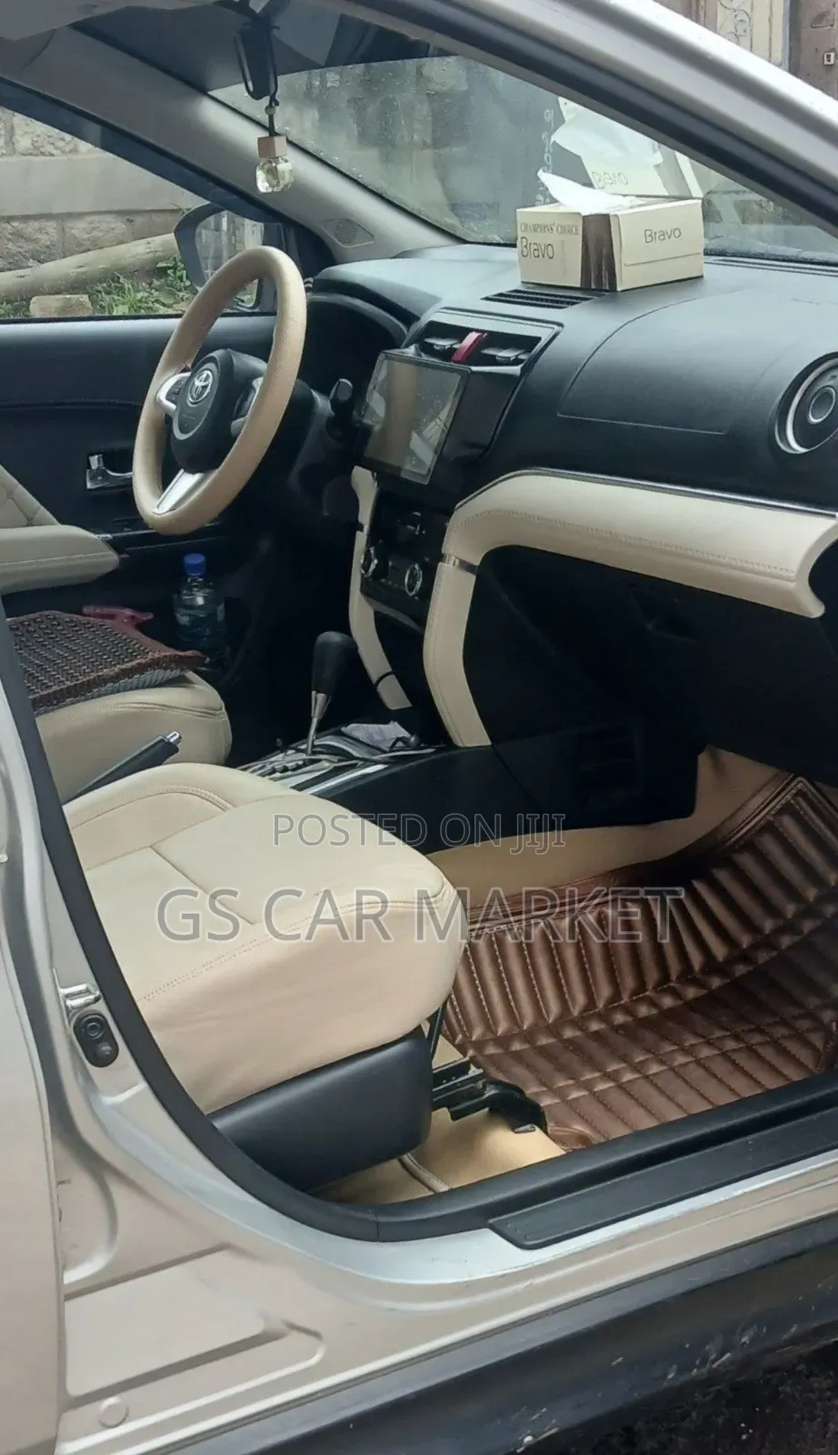 Toyota Rush 2022 Silver