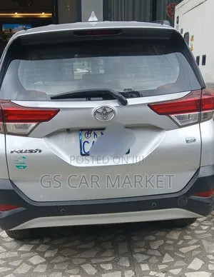 Toyota Rush 2022 Silver