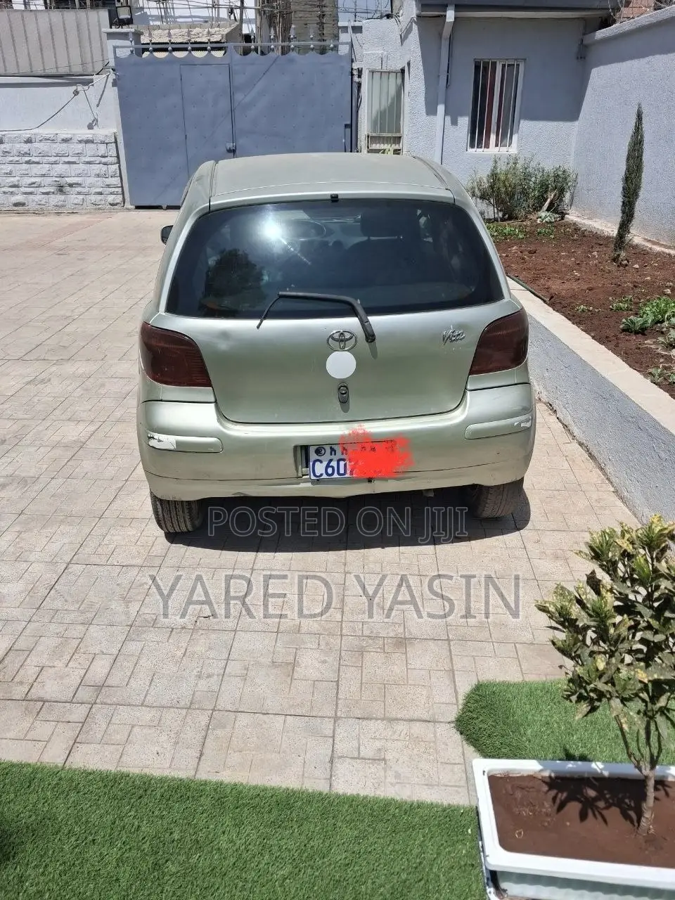 Toyota Vitz 2002 Gray