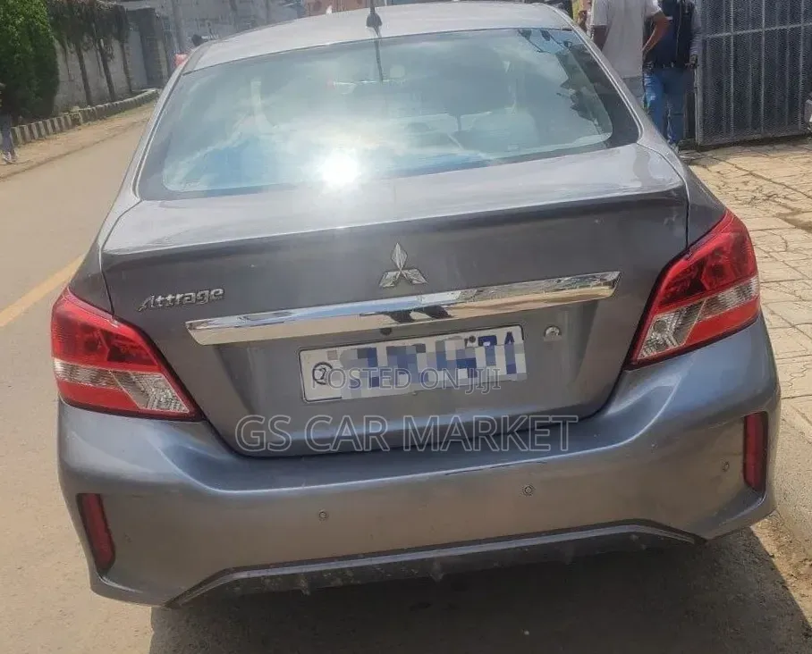Mitsubishi Attrage 2021 Gray